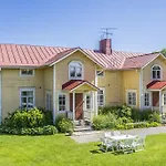 Hyvoelaen Talo Bed & Breakfast