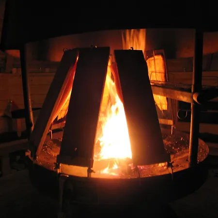 Hyvoelaen Talo Bed & Breakfast