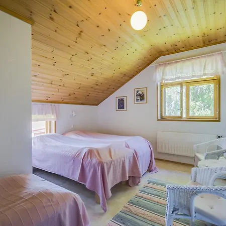Hyvoelaen Talo Bed & Breakfast Ahtari